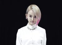 包含韩国女星Younha官宣结婚的词条