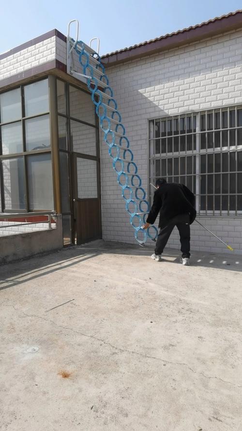 如何梯子爬墙、梯子爬墙是什么意思
