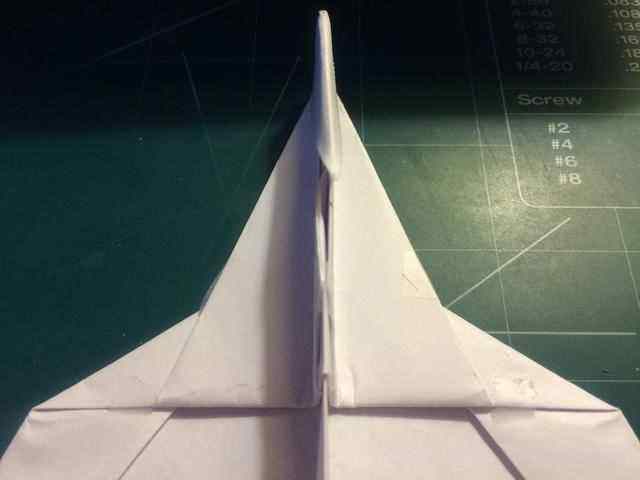 a4纸飞机怎么折飞得远[用a4纸折纸飞机怎么折才能飞得远]