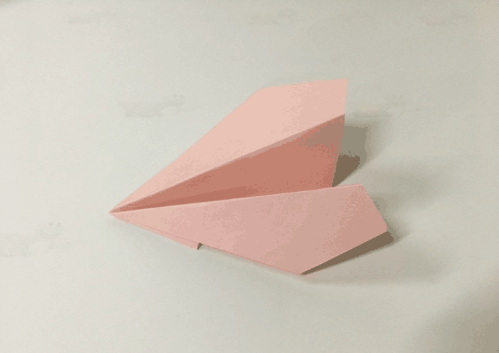 纸飞机的折法教程[冲浪纸飞机的折法教程]