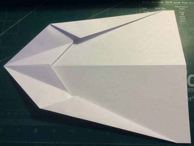[纸飞机怎么折飞得远]纸飞机怎么折飞得远飞得久又帅气