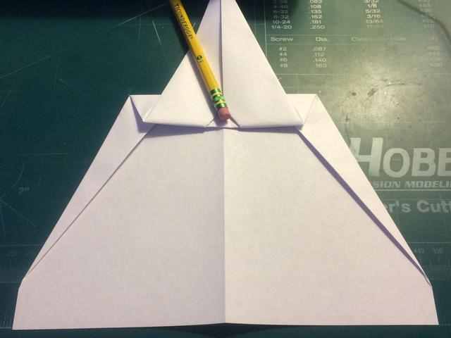 [纸飞机怎么折]纸飞机怎么折简单